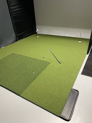 Commander Single Level Putting Studio